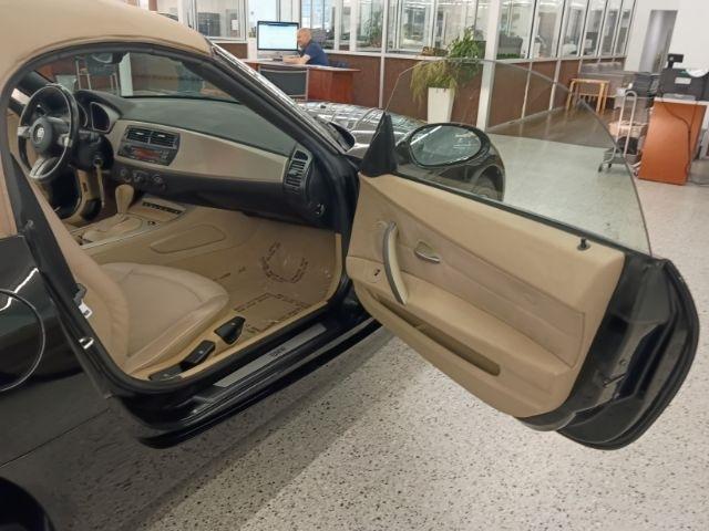 BMW Z4 2dr Roadster 2.5i 2005