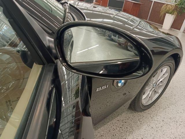BMW Z4 2dr Roadster 2.5i 2005