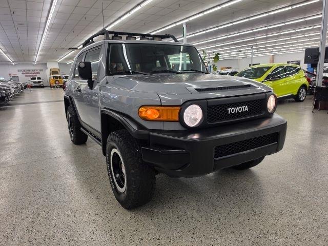 Toyota FJ Cruiser 4WD 4dr Man (Natl) 2013