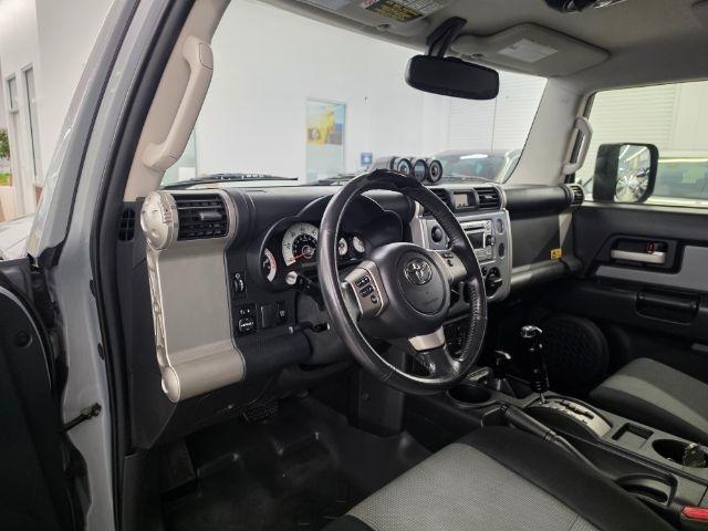 Toyota FJ Cruiser 4WD 4dr Man (Natl) 2013