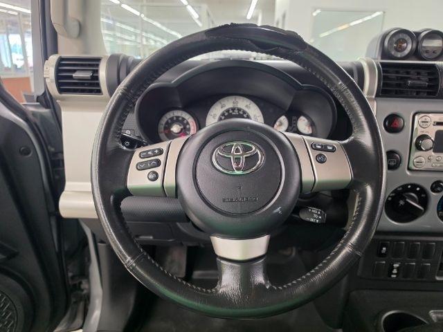 Toyota FJ Cruiser 4WD 4dr Man (Natl) 2013