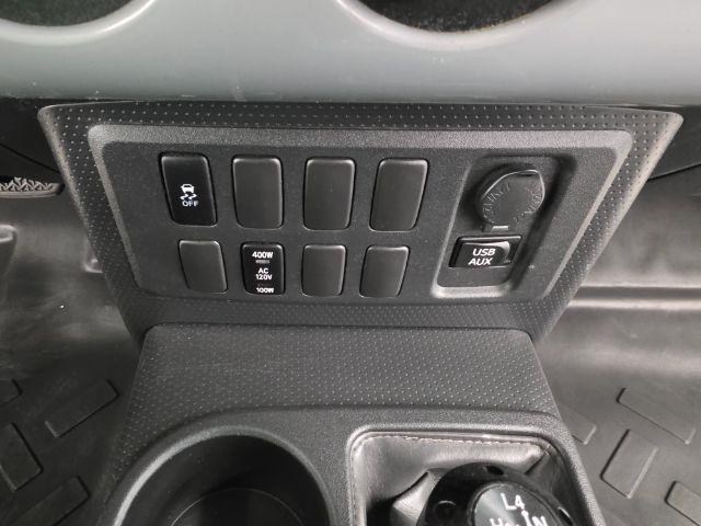 Toyota FJ Cruiser 4WD 4dr Man (Natl) 2013
