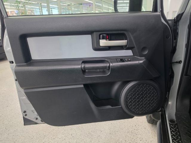 Toyota FJ Cruiser 4WD 4dr Man (Natl) 2013