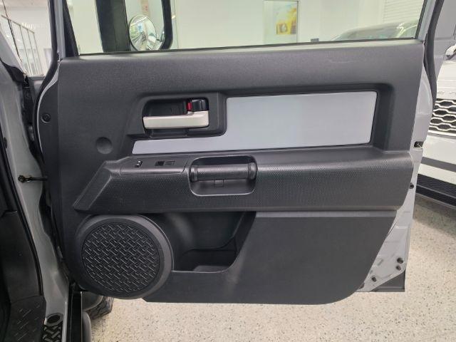 Toyota FJ Cruiser 4WD 4dr Man (Natl) 2013