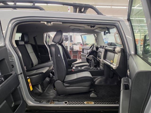 Toyota FJ Cruiser 4WD 4dr Man (Natl) 2013