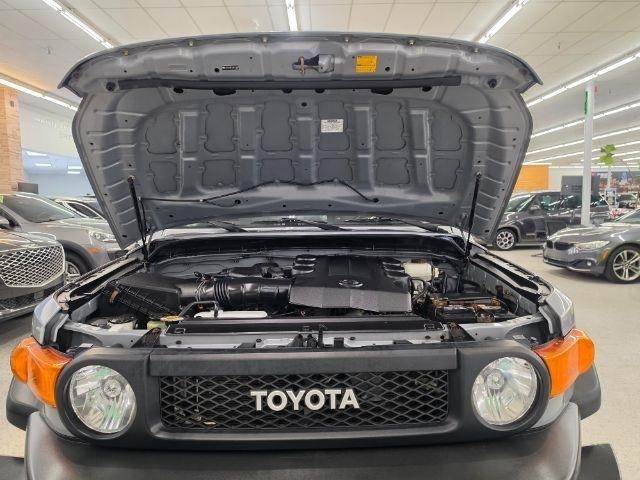 Toyota FJ Cruiser 4WD 4dr Man (Natl) 2013