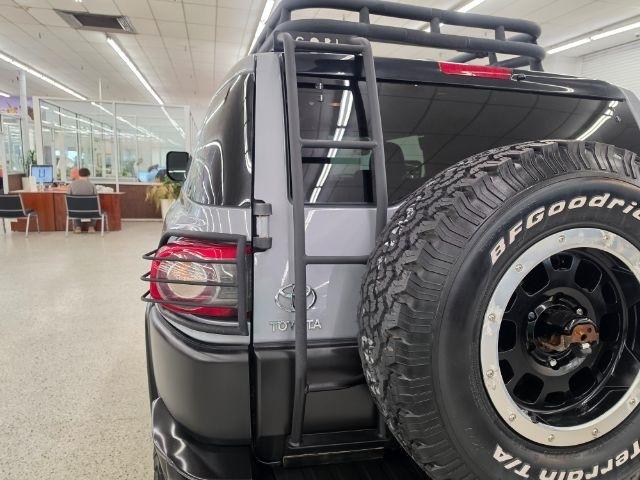 Toyota FJ Cruiser 4WD 4dr Man (Natl) 2013