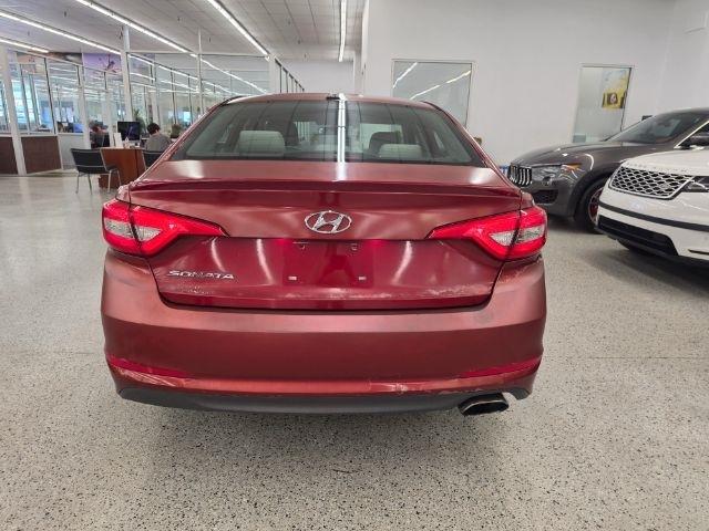 Hyundai Sonata 4dr Sdn 2.4L SE 2015