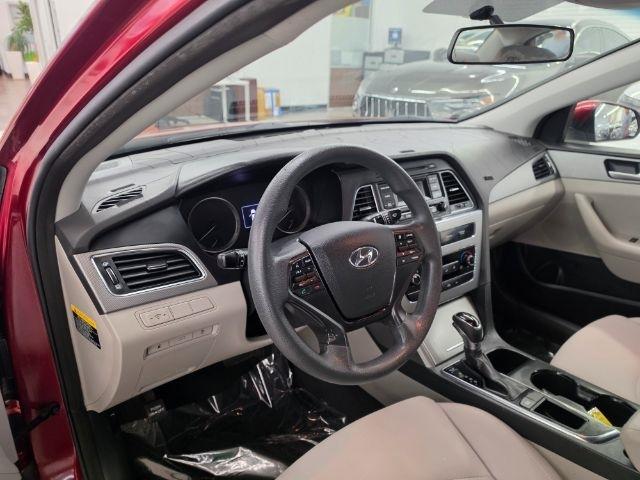 Hyundai Sonata 4dr Sdn 2.4L SE 2015