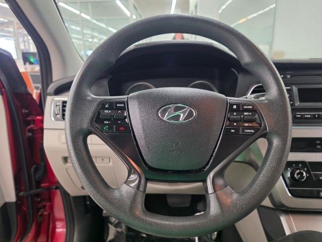 Hyundai Sonata 4dr Sdn 2.4L SE 2015