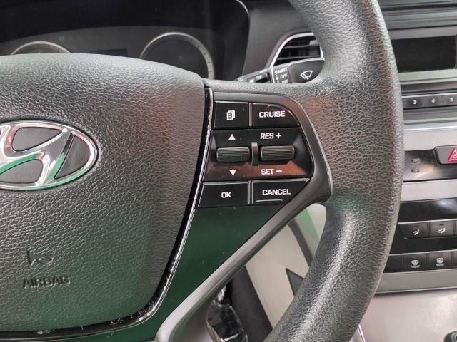 Hyundai Sonata 4dr Sdn 2.4L SE 2015