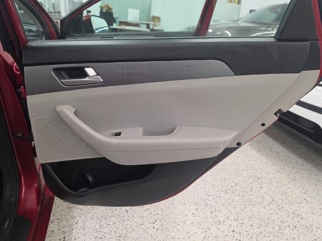 Hyundai Sonata 4dr Sdn 2.4L SE 2015