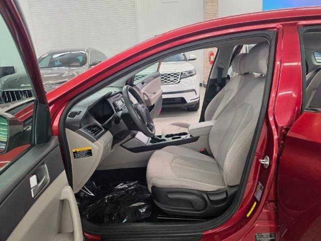 Hyundai Sonata 4dr Sdn 2.4L SE 2015