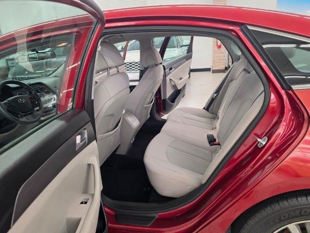 Hyundai Sonata 4dr Sdn 2.4L SE 2015