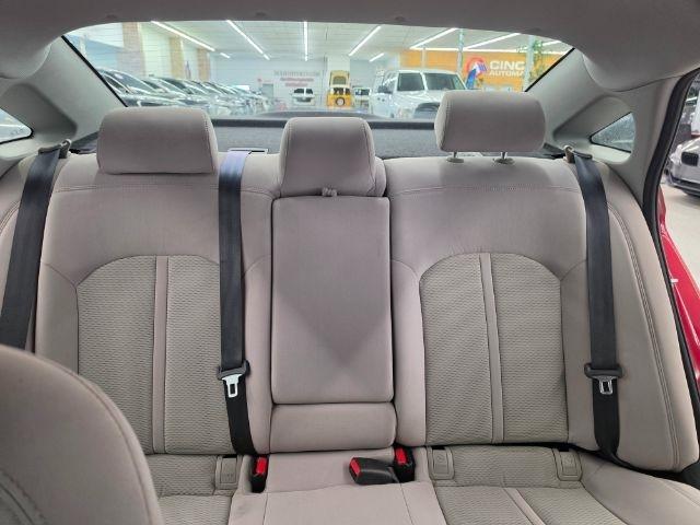 Hyundai Sonata 4dr Sdn 2.4L SE 2015