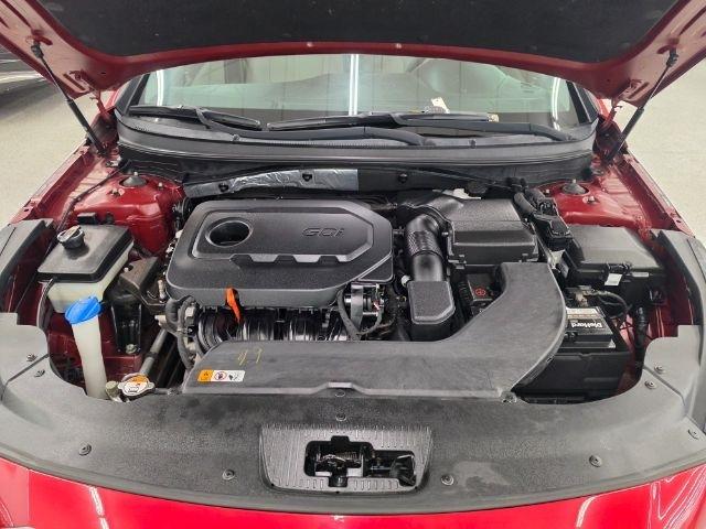 Hyundai Sonata 4dr Sdn 2.4L SE 2015