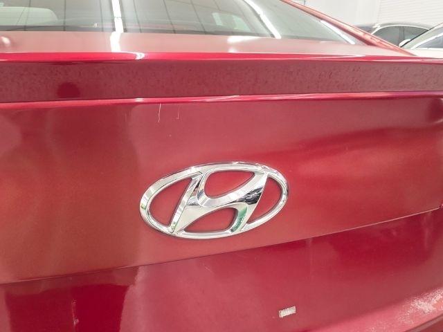Hyundai Sonata 4dr Sdn 2.4L SE 2015