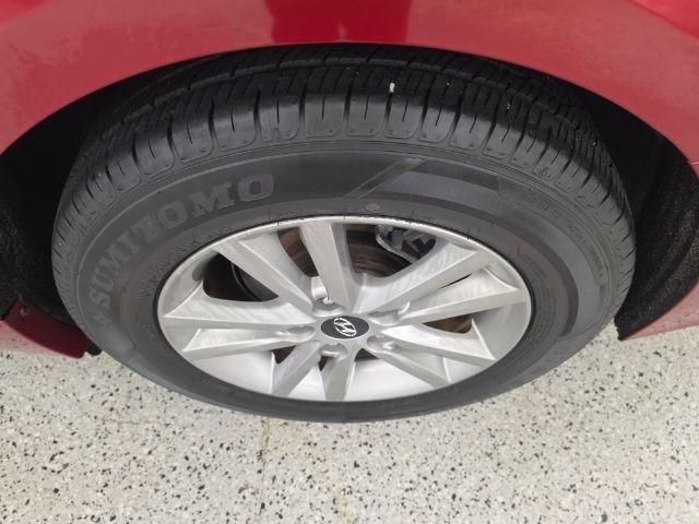 Hyundai Sonata 4dr Sdn 2.4L SE 2015