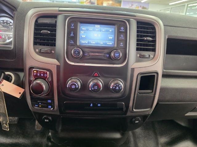 RAM 1500 Classic Tradesman 4x4 Quad Cab 6'4" Box 2023