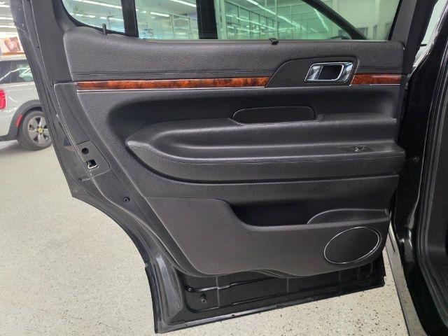 Lincoln MKT 4dr Wgn 3.7L AWD w/Livery Pkg 2015