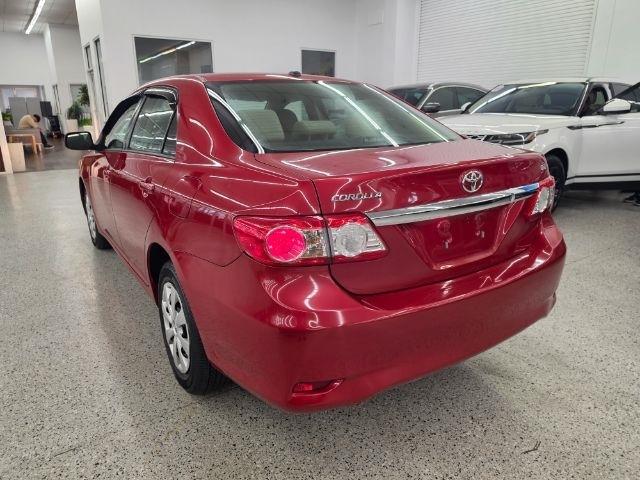 Toyota Corolla 4dr Sdn Auto LE (Natl) 2011