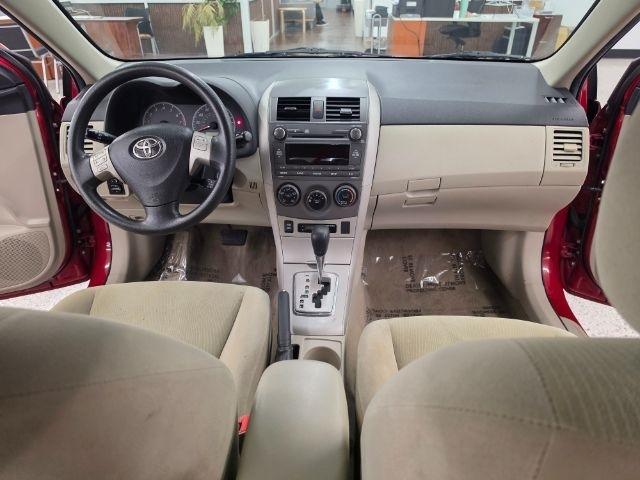 Toyota Corolla 4dr Sdn Auto LE (Natl) 2011