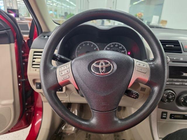 Toyota Corolla 4dr Sdn Auto LE (Natl) 2011