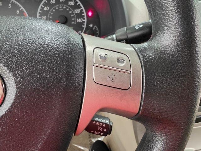 Toyota Corolla 4dr Sdn Auto LE (Natl) 2011