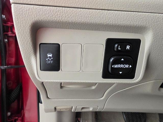 Toyota Corolla 4dr Sdn Auto LE (Natl) 2011