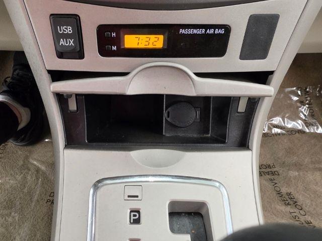 Toyota Corolla 4dr Sdn Auto LE (Natl) 2011