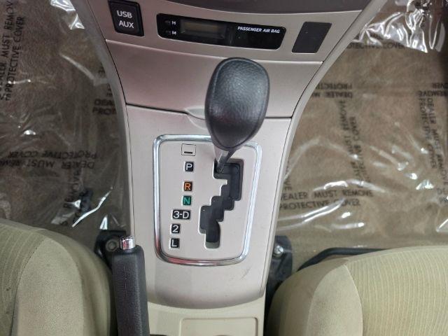 Toyota Corolla 4dr Sdn Auto LE (Natl) 2011