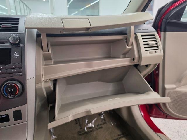 Toyota Corolla 4dr Sdn Auto LE (Natl) 2011