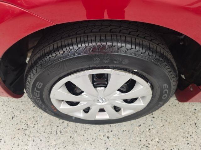 Toyota Corolla 4dr Sdn Auto LE (Natl) 2011