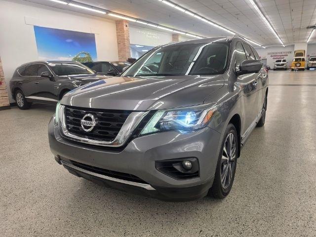 Nissan Pathfinder 4x4 Platinum 2018
