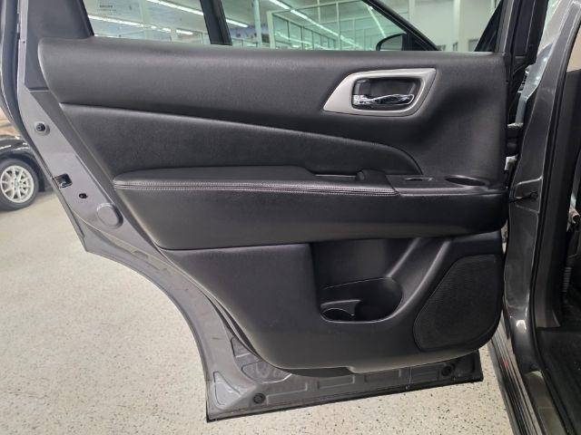 Nissan Pathfinder 4x4 Platinum 2018