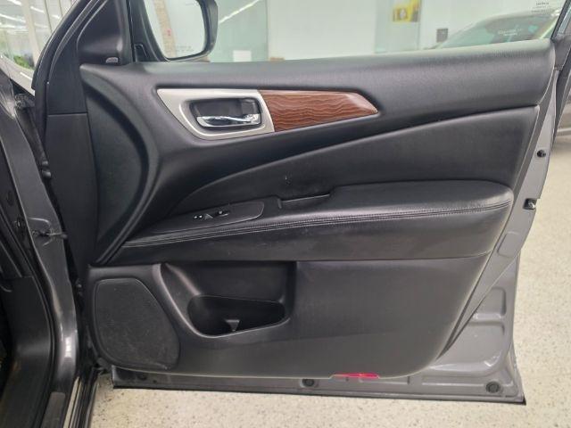 Nissan Pathfinder 4x4 Platinum 2018
