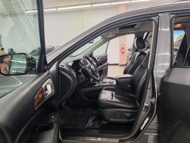 Nissan Pathfinder 4x4 Platinum 2018
