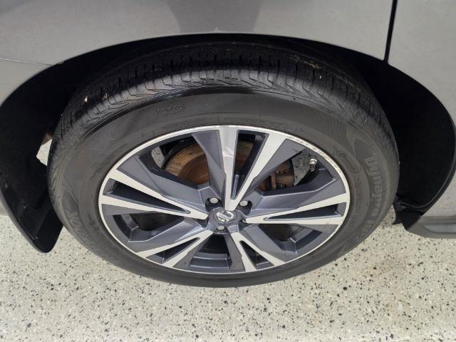 Nissan Pathfinder 4x4 Platinum 2018