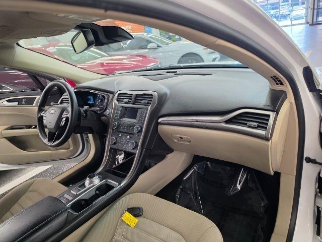 Ford Fusion Hybrid SE FWD 2018