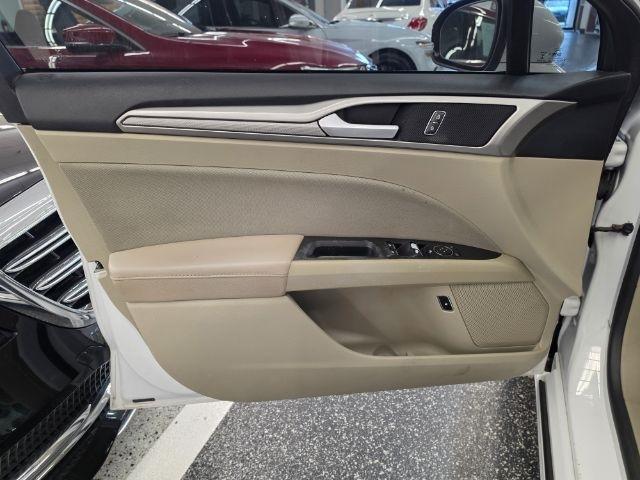 Ford Fusion Hybrid SE FWD 2018