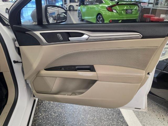 Ford Fusion Hybrid SE FWD 2018