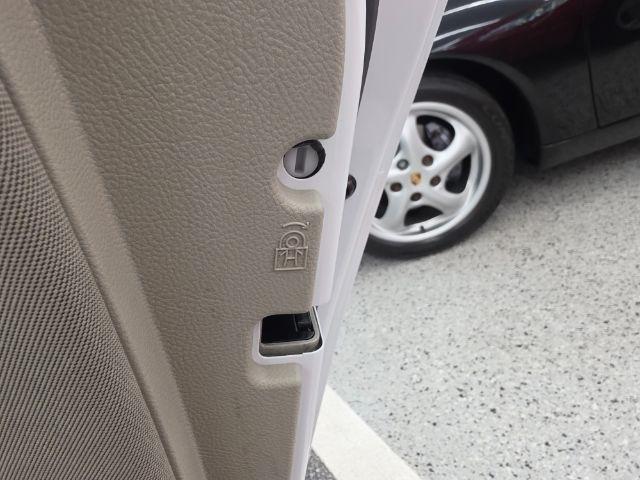 Ford Fusion Hybrid SE FWD 2018