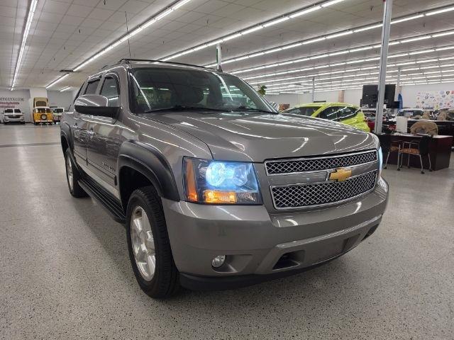 Chevrolet Avalanche 4WD Crew Cab LT 2012