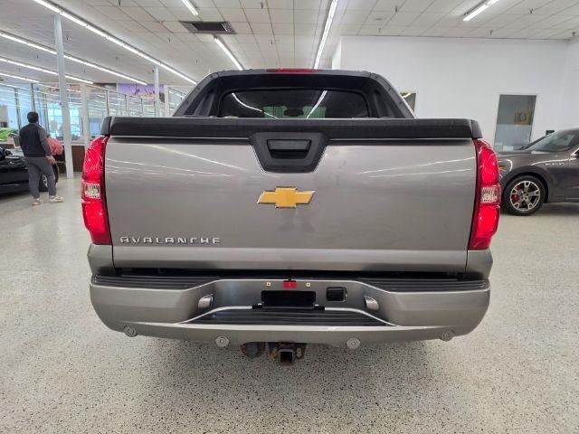 Chevrolet Avalanche 4WD Crew Cab LT 2012
