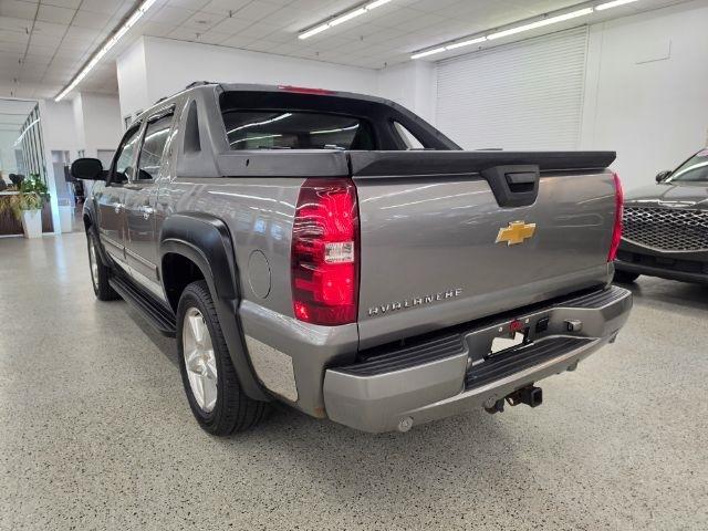 Chevrolet Avalanche 4WD Crew Cab LT 2012