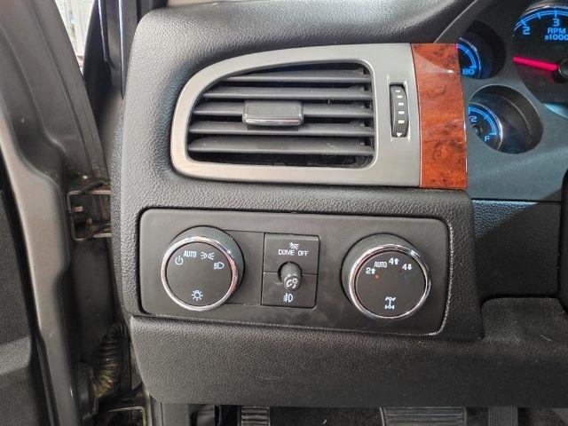 Chevrolet Avalanche 4WD Crew Cab LT 2012