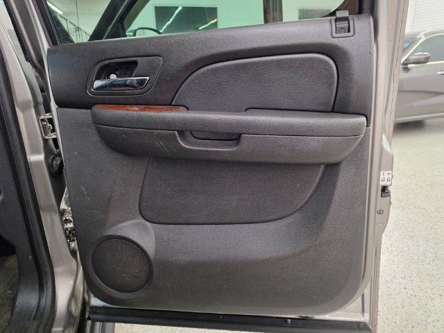 Chevrolet Avalanche 4WD Crew Cab LT 2012