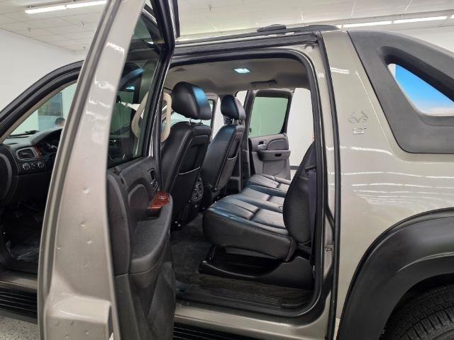 Chevrolet Avalanche 4WD Crew Cab LT 2012