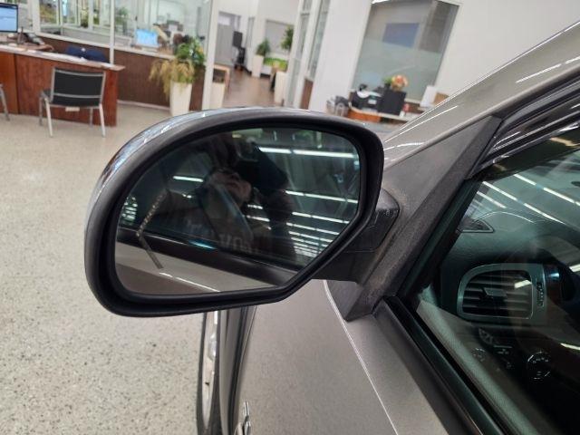 Chevrolet Avalanche 4WD Crew Cab LT 2012