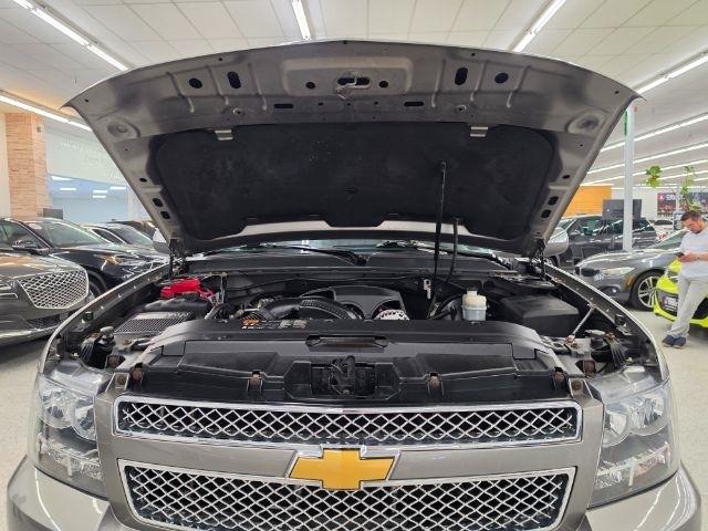 Chevrolet Avalanche 4WD Crew Cab LT 2012